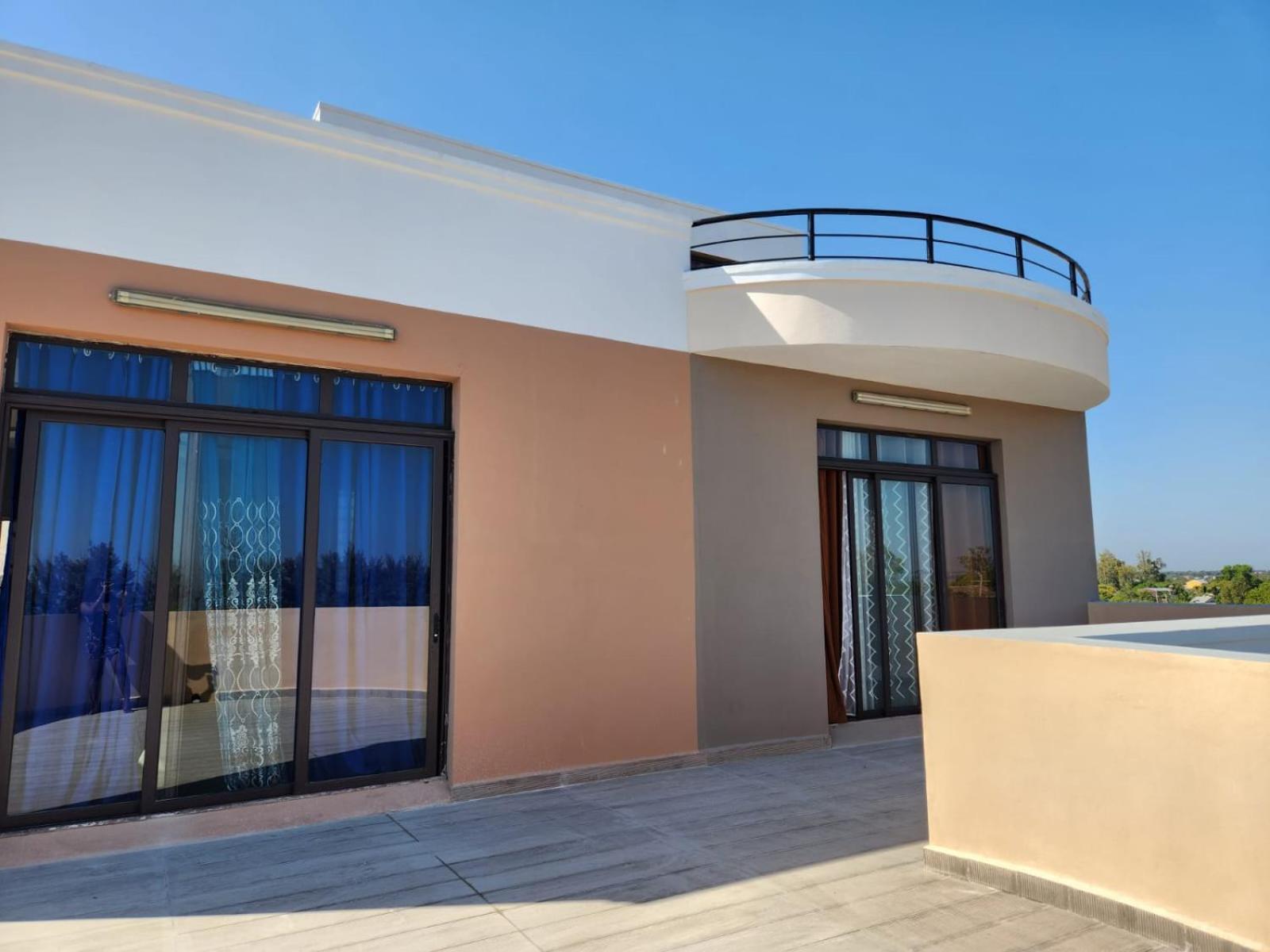 Ocean Heaven Hotel Mahajanga Eksteriør bilde